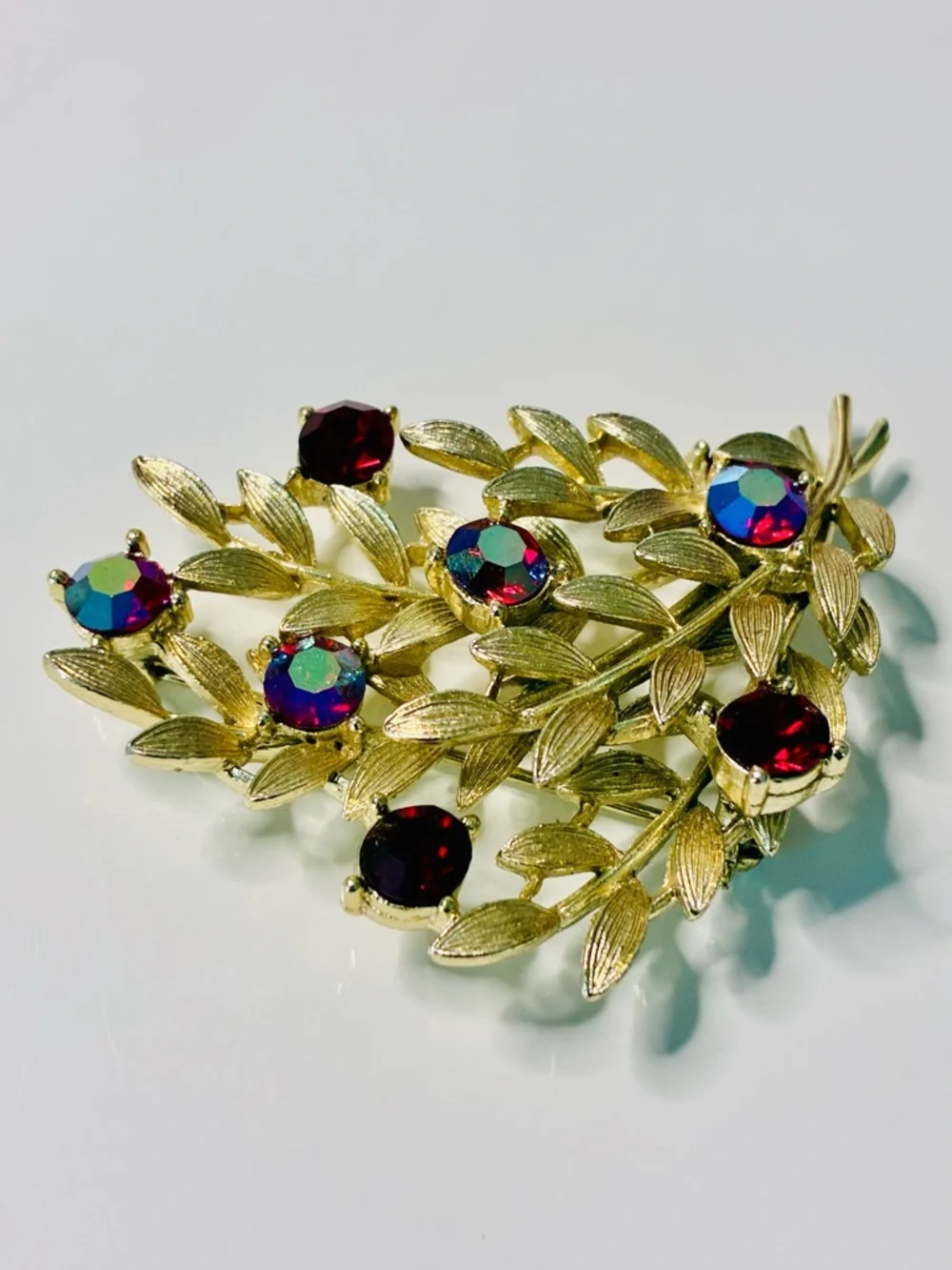 VTG Lisner Gold Leaf Brooch with Multicolor and Beautiful Deep Red AB Crystals